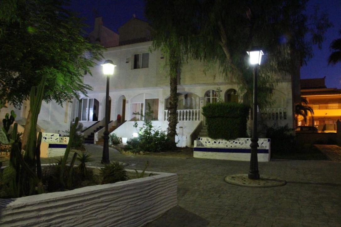 Bonita Casa En Urbanizacion Privada Muy Cerca Del Mar Y De Alicante Gran Alacant Exterior photo